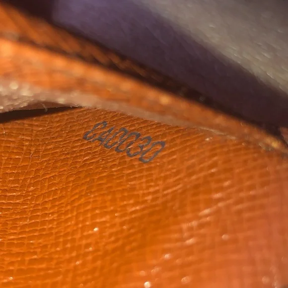 Louis Vuitton CA0030 Monogram Wallet - Picture 11 of 12